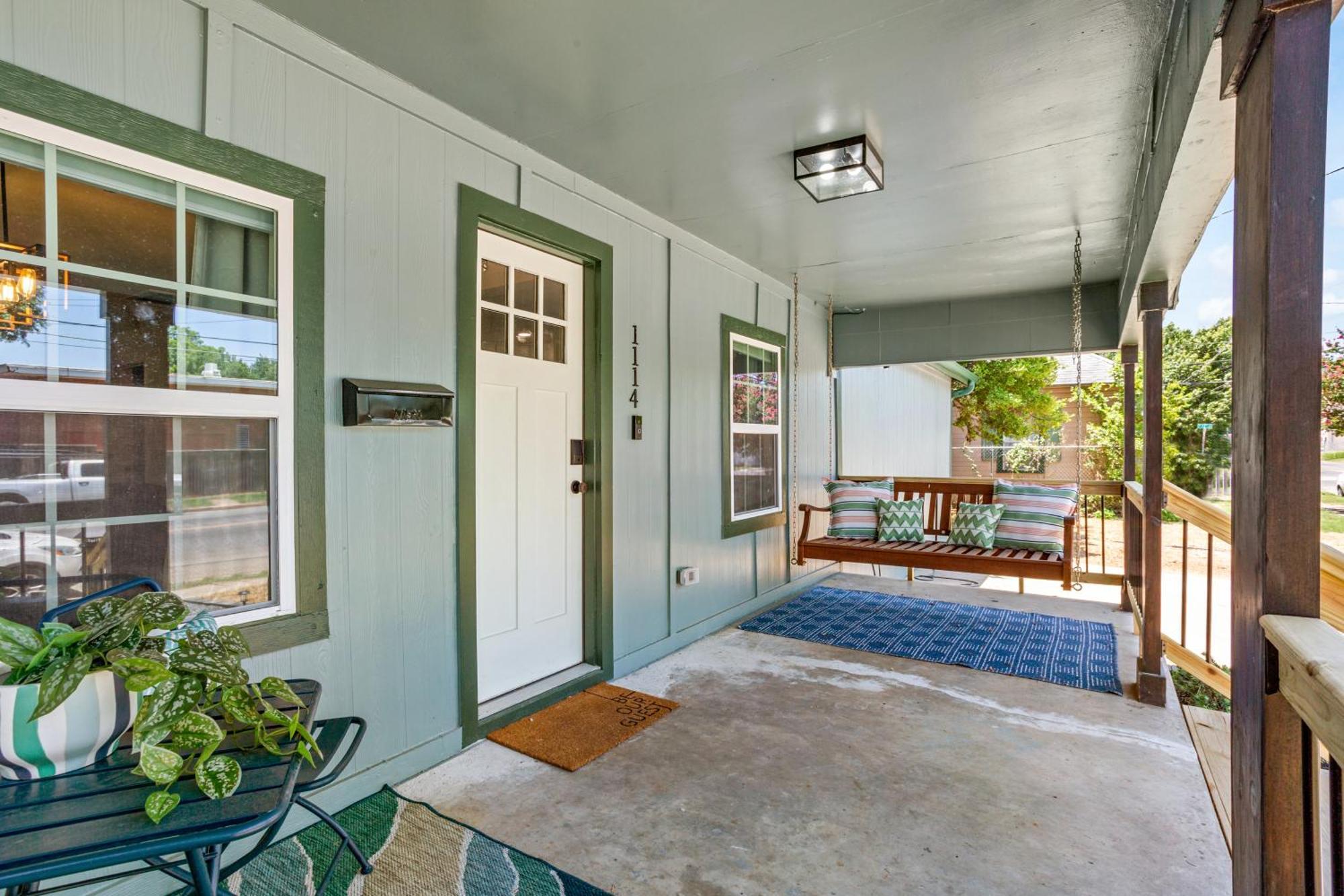 Holiday home The Craftsman On Clay-downtown-4 Blocks To Silos-hot Tub And Cowboy Pool *