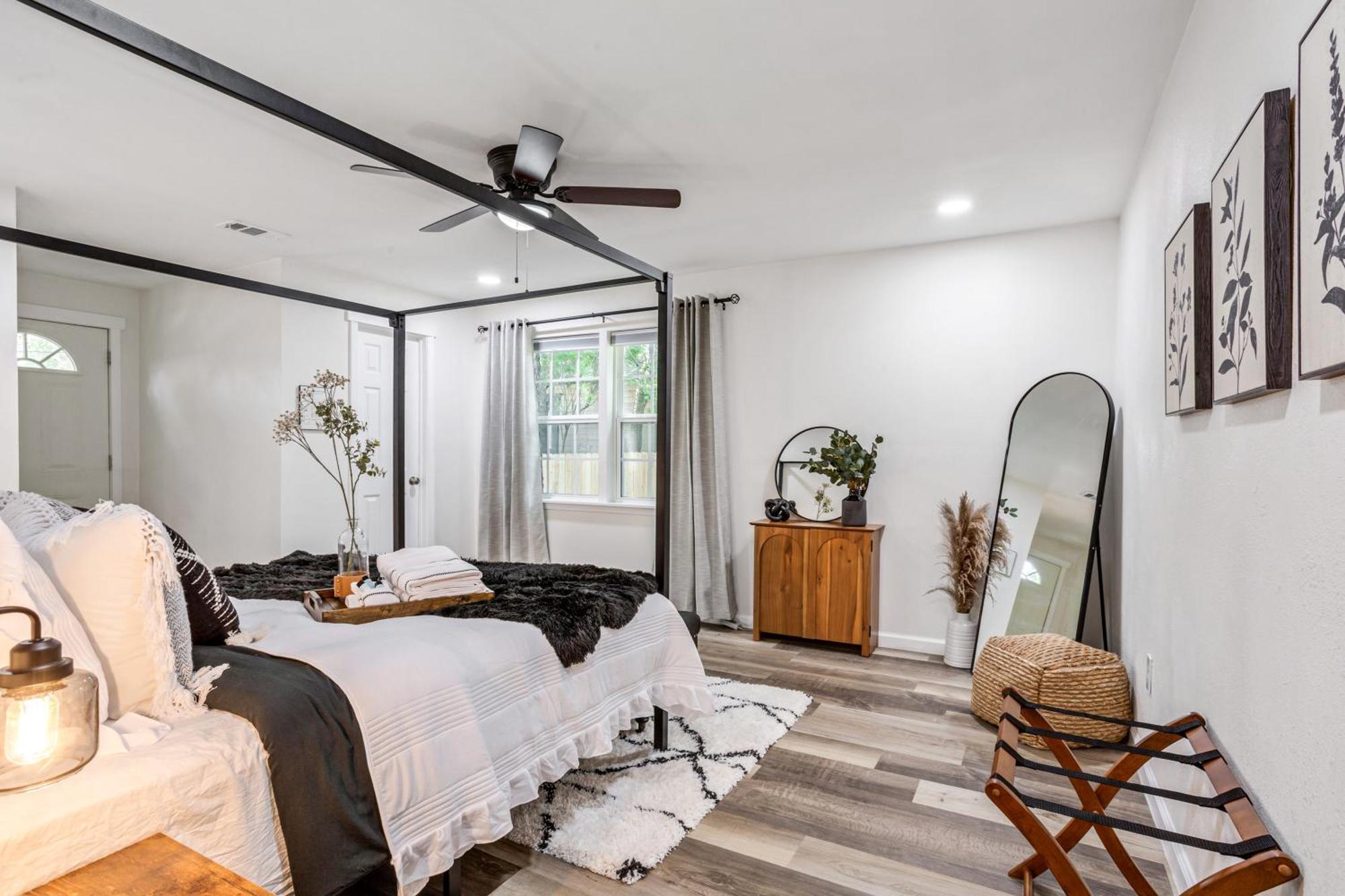 Holiday home The Craftsman On Clay-downtown-4 Blocks To Silos-hot Tub And Cowboy Pool